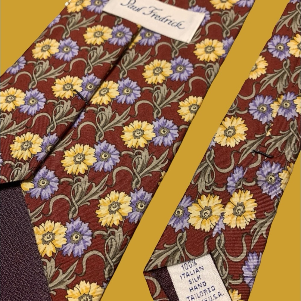 100% Italian Silk Floral Men’s Tie. Made in the USA. Designed by Paul Fredrick